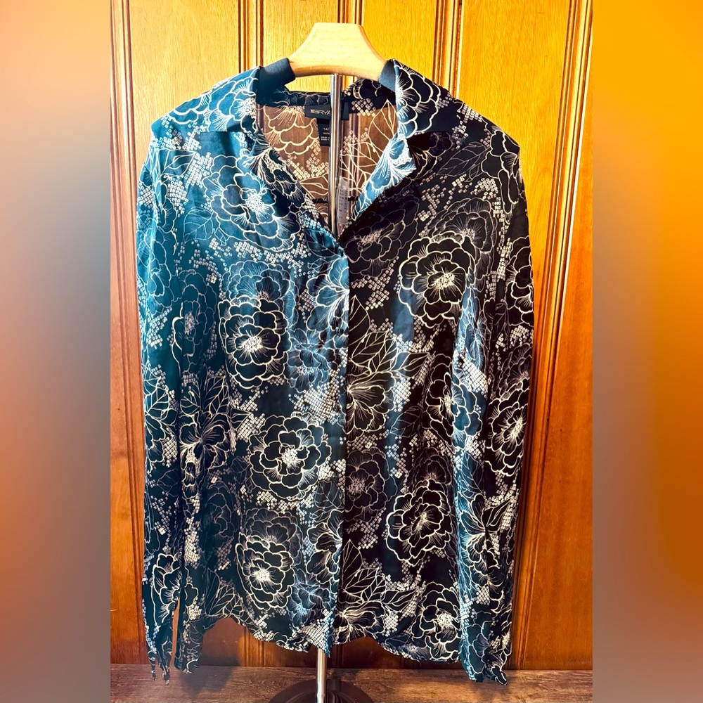 Lane Bryant Black Women’s 100% Silk Blouse With Floral Patterns Size 14/16